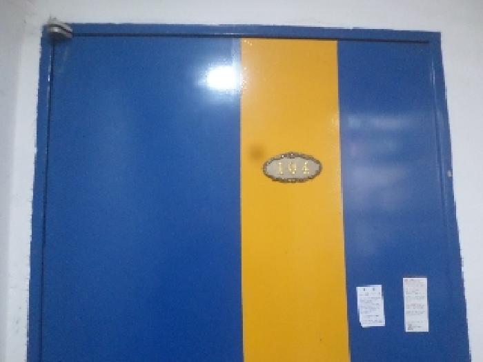 목록2. 104호 출입문