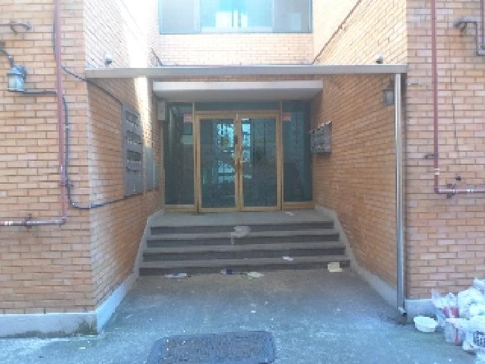 목록2. 3층 단독주택(다가구주택) 공동현관문