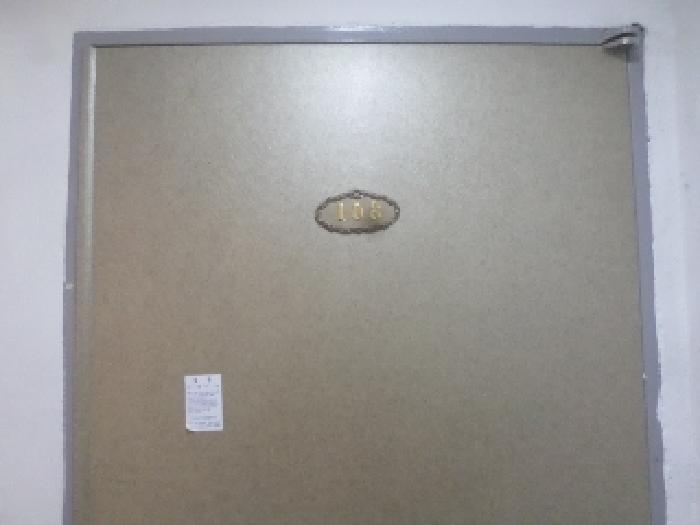 목록2. 103호 출입문