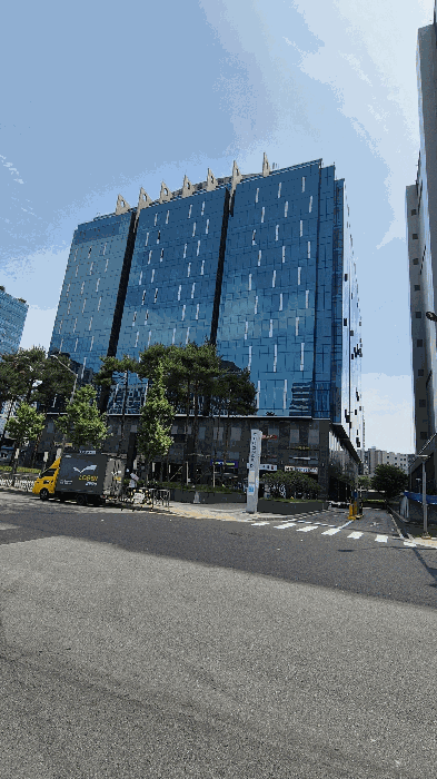 본건 소재 건물 전경