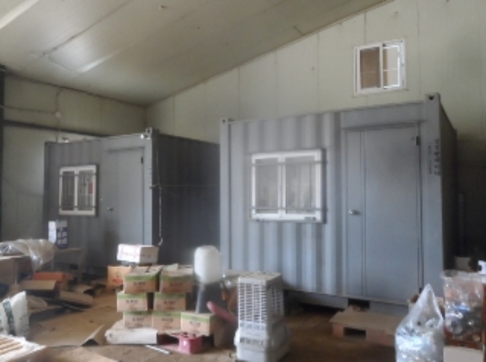 기호 4번 내부에 소재하고 있는 제시외 이동가능한 컨테이너