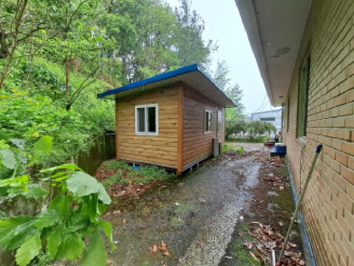 목록 1 서남쪽 목록 4 뒤편 제시외 조립식 창고 등 