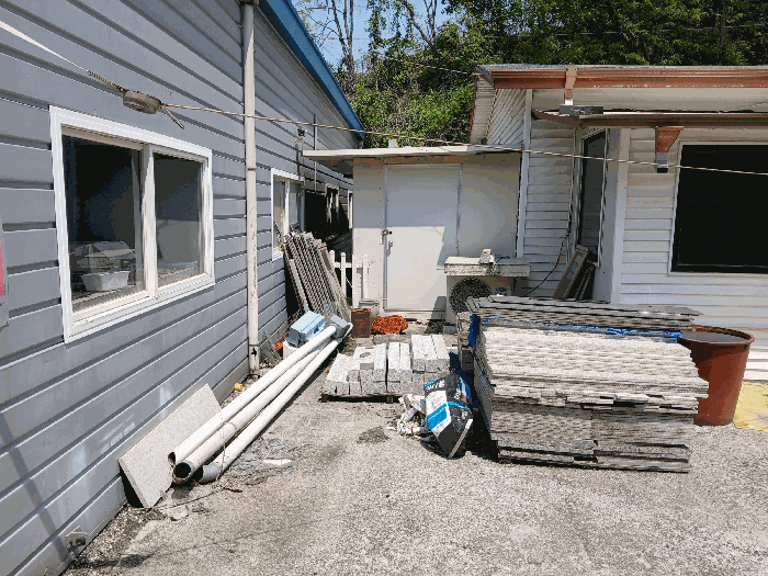 [제시외 건물 ㄱ]