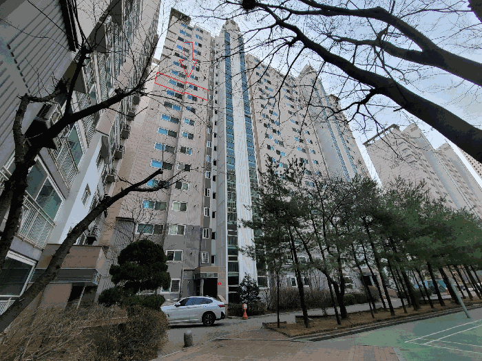 본건 후면 및 라인진입구