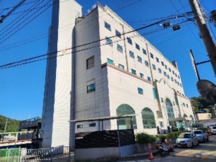 목록 5~13 건물 전경