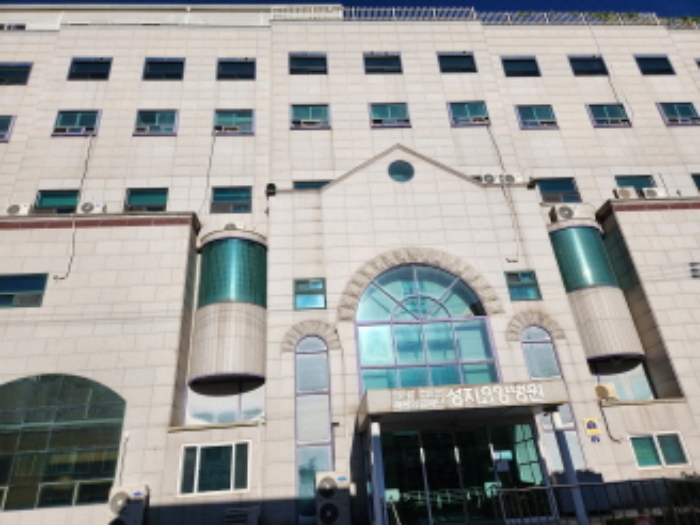 목록 5~13 건물 전경