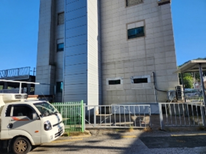 목록 5~13 건물 좌측 측면 전경