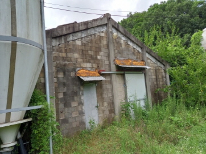 목록 23., 27. 토지 및 목록 18., 20., 21.단층 중추계사 등