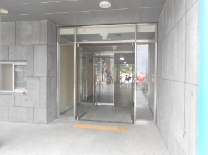 공동 출입구 모