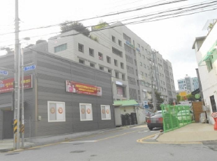 건물 후면 모습