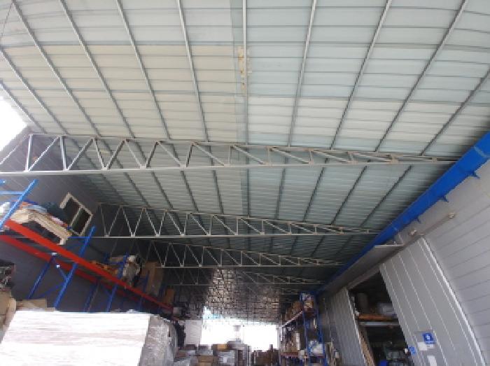 제시외 철골 등 창고 시설물 모습3