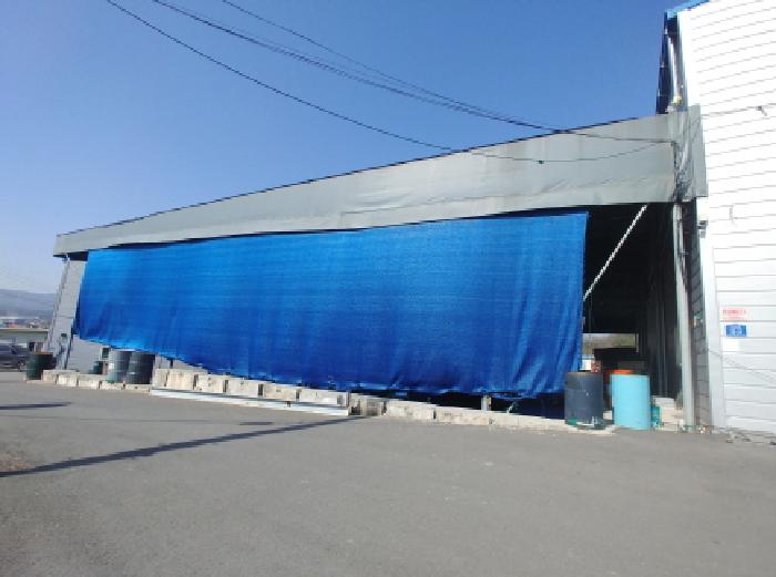 제시외 천막 창고 시설물 모습1