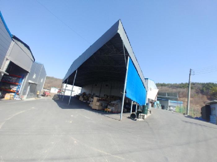 제시외 천막 창고 시설물 모습2