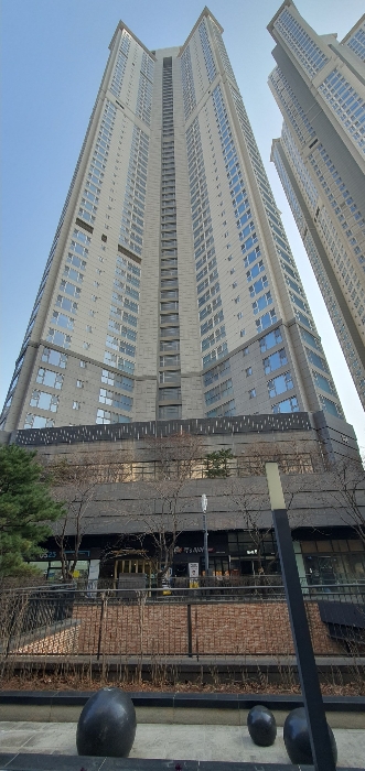 본건건물전경-3