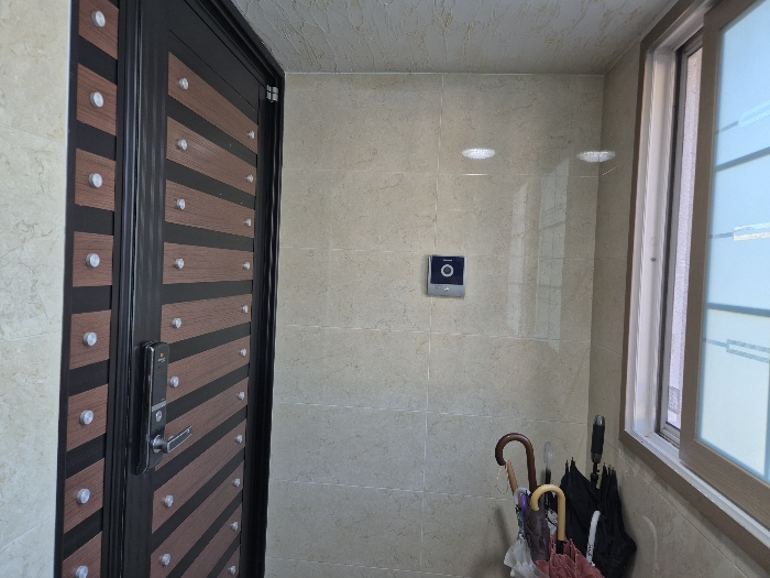 [본건 건물(3) 4층 복도 젼경]