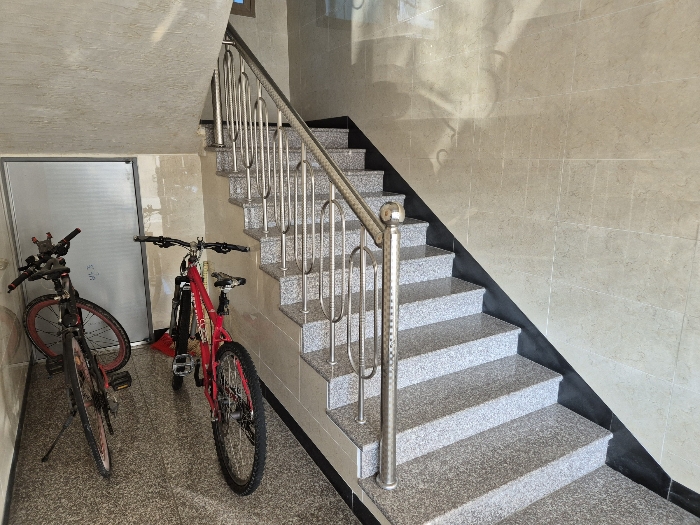 [본건 건물(3) 1층 복도 젼경]