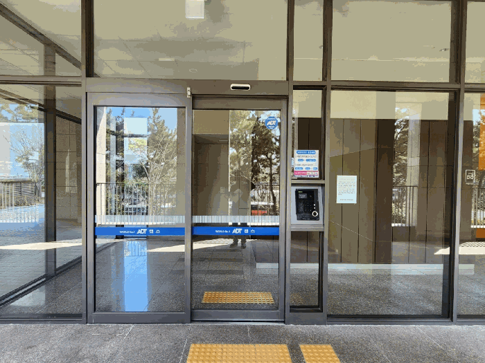 기호3 1층 출입구