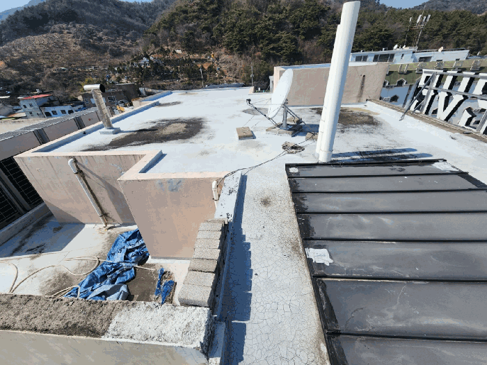 기호 ㄷ 제시외건물(옥상 계단실 및 보일러실)