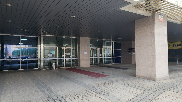 표면처리공장 출입구