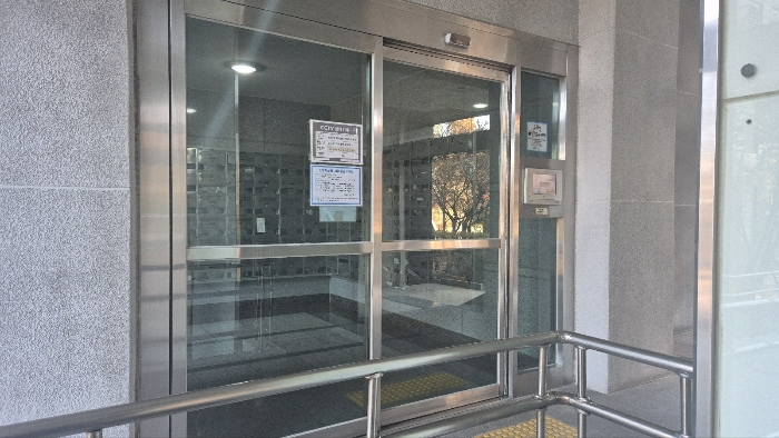 공동현관문 전경