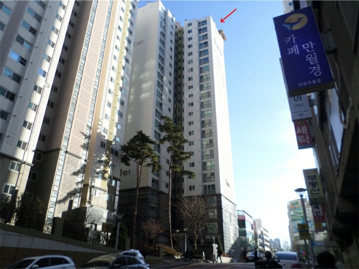 본건이 속한 건물의 전경