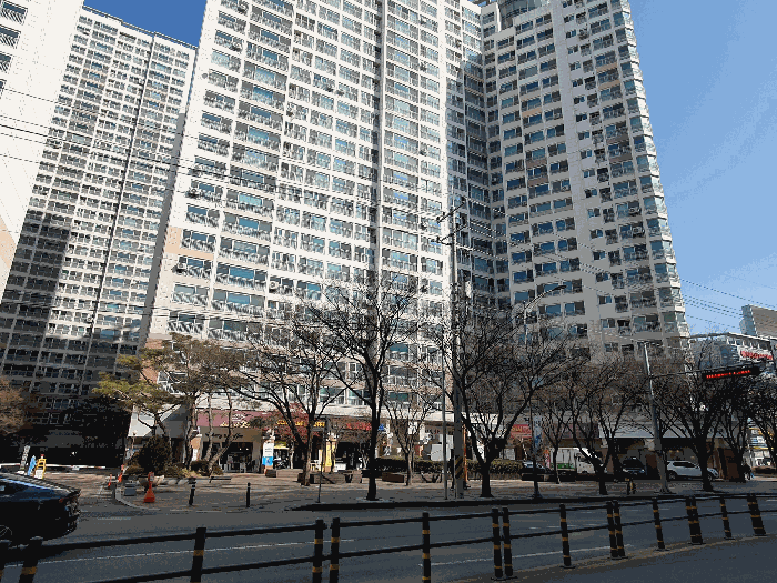 본건 남서측 전경