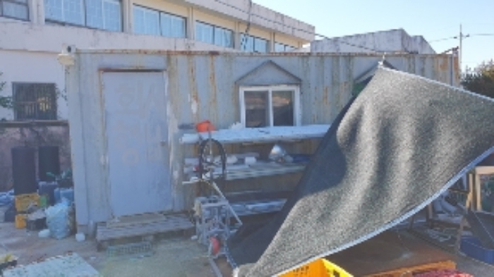 임차인[(주)전인푸드] 소유의 제시외 컨테이너 1동