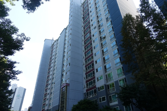 건물 외관 - 북서측에서 촬영