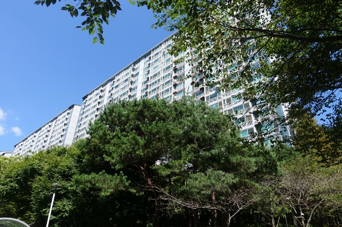 건물 외관 - 남동측에서 촬영