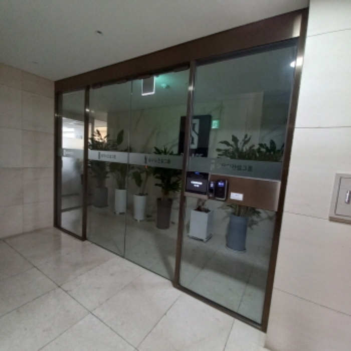 2층(좌측: 201호, 우측: 202호)