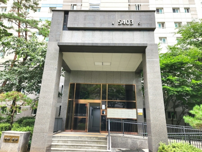 1층 공동 현관