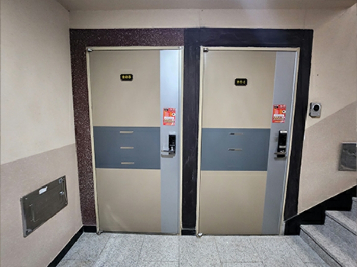 기호(2) : 3 층 (203호, 204호)