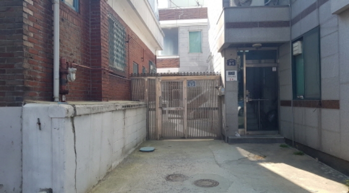 * 목록1. 전경(대문 앞)