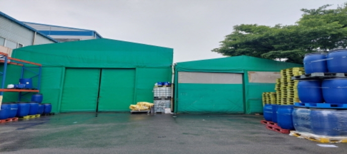 목록1 토지 일부(제시외 천막창고시설 2개동) 전경