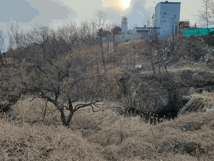 본건(기호 1 - 법면 및 소하천구역 부분)