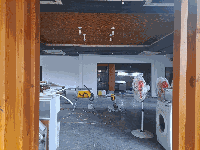 기호 가)건물 1층 내부