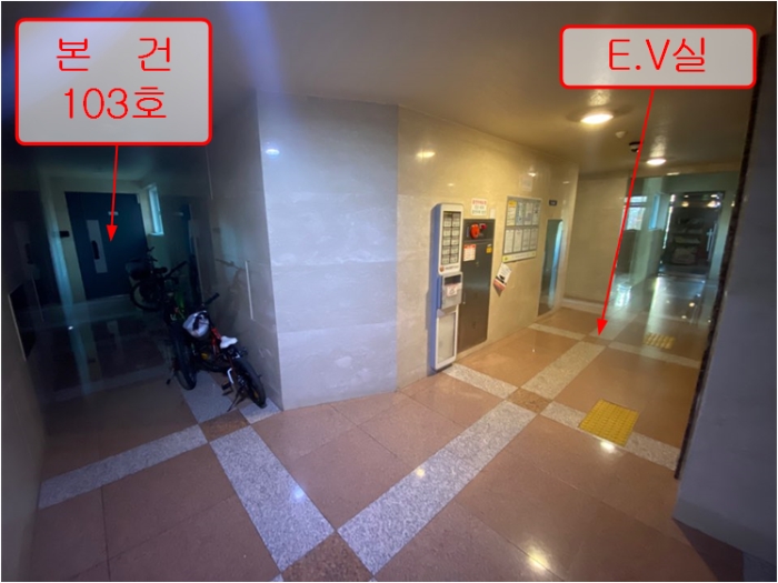 본건 소재 층 복도 전경