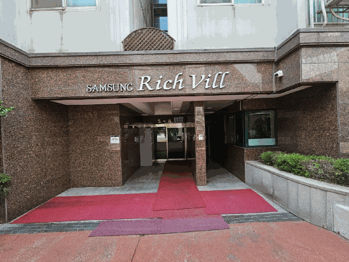 본건물내 공동출입구 전경