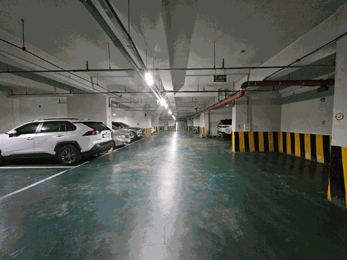 본건물내 지하주차장 전경