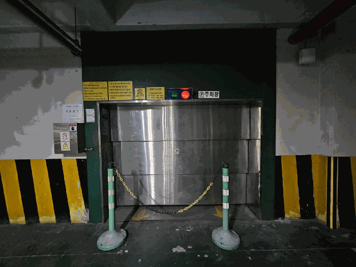 본건물내 주차타워 전경