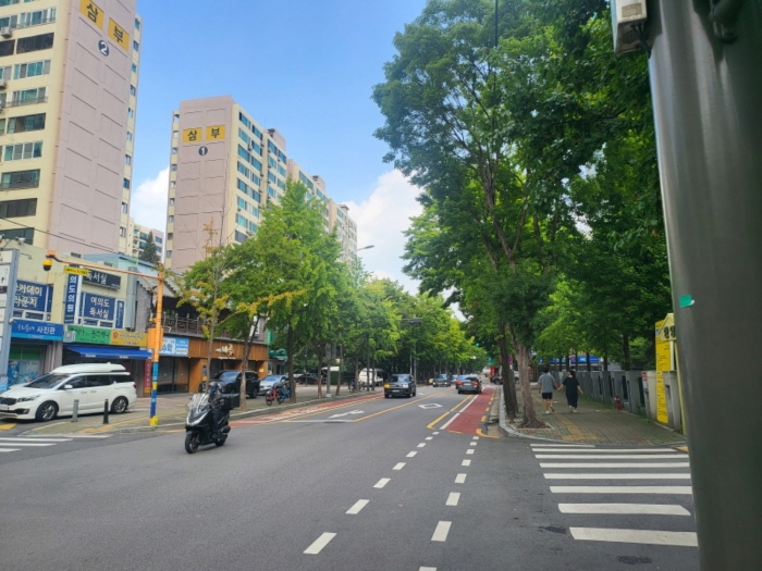 [본건 통칭"삼부아파트" 도로접면 및 주위환경]