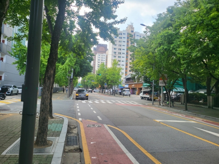 [본건 통칭"삼부아파트" 도로접면 및 주위환경]