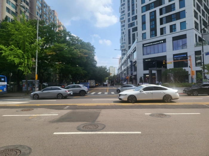 [본건 통칭"삼부아파트" 도로접면 및 주위환경]