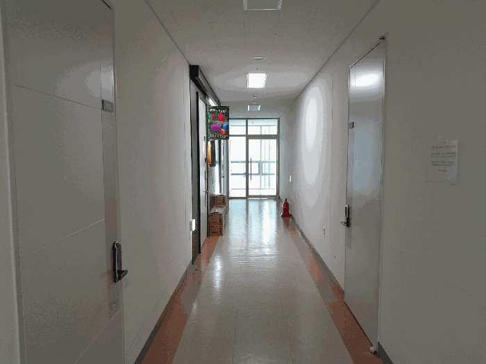 8층 복도(본건 주위)