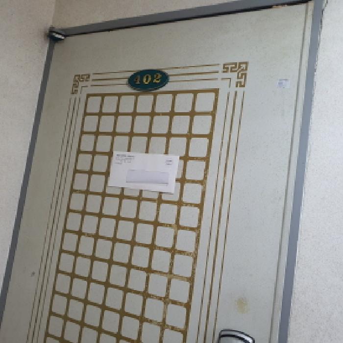 402호 출입문 전경