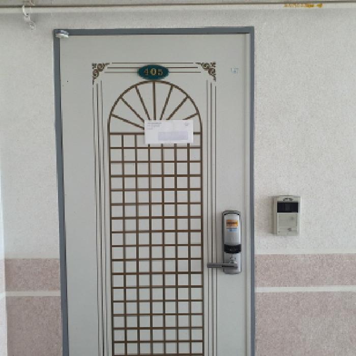 405호(실제는 404호) 출입문 전경