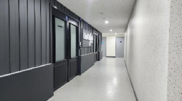 물건 1.2. 세대 앞 복도