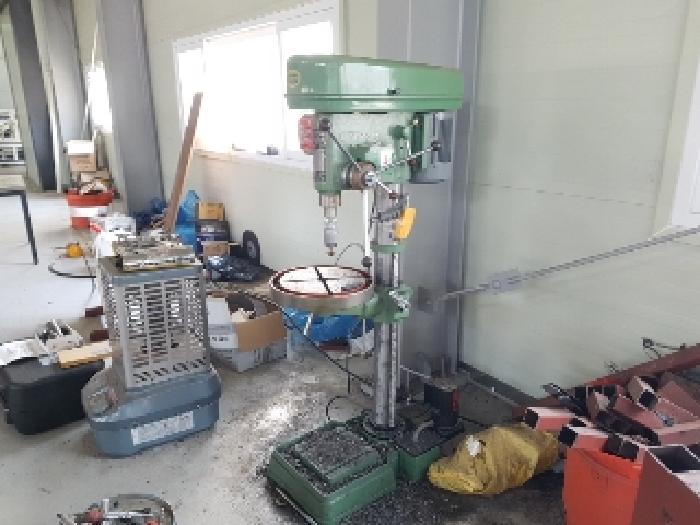 기계기구(공작물) 1번 
탭핑머신