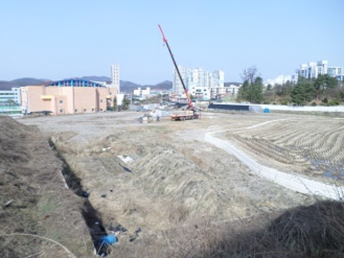 이 사건 토지 일대(동측에서 촬영)