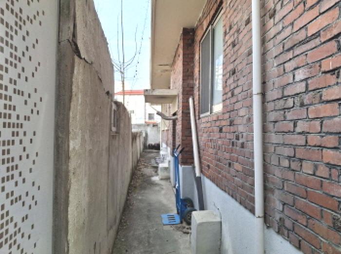 건물 뒷쪽 모습